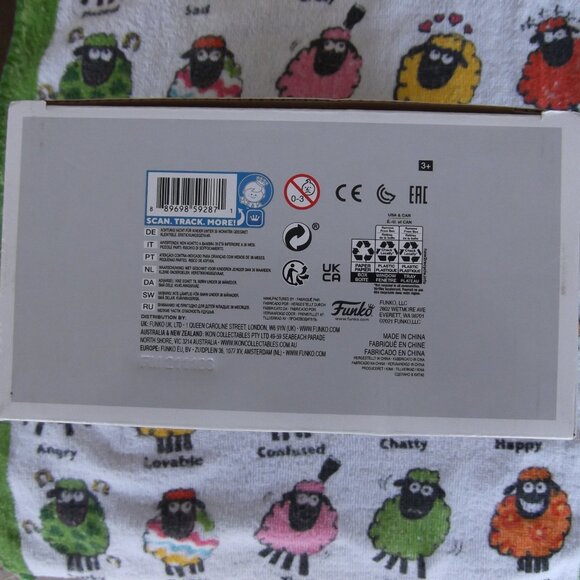 batman selina kyle on motorcycle funko - Picture 6 of 6